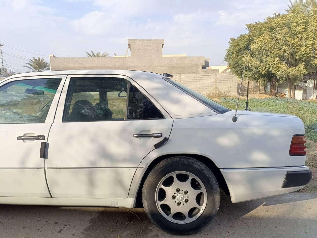 السلام عليكم
مارسيدس دب موديل ١٩٩٠ رقم انكليزي ديالى محرك بطه 2.500
شرط لا تنقيص ولا تبخير تحويل ثاني يوم لايت زنون 
تحويل ثاني يوم
فتحته سقف 
السعر 65وبيهه مجال 
مكان صلاح الدين الضلوعيه -بلد
الرقم 
***********
***********
