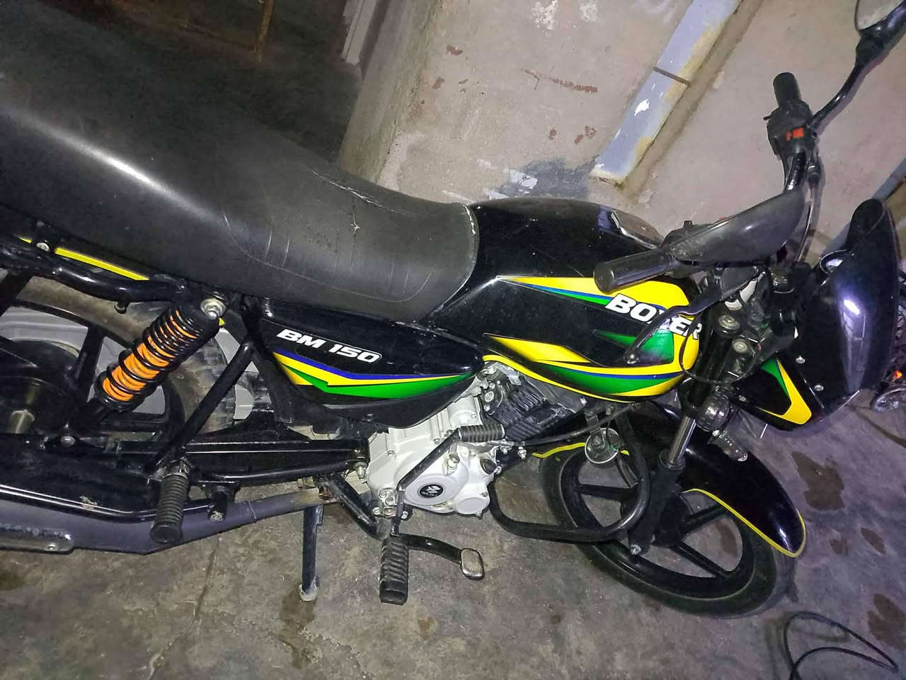 سلام عليكم 
دراجه بوكسر للبيع موديل 23 
عنوان ديالئ شهربان رقم ***********
