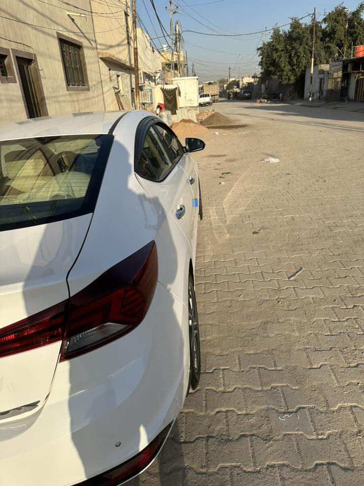 سلام عليكم
النترا 2019للبيع رقم بغداد بسمي فول موصفات ماشيه 152الف كفاله عامه عدا ثلاث مكانت بارد على كد شبر وبيها دوسات صبغ ودعامات يحتاجن شويه ترتيب كير محرك على شرط كشره بيه نكراش مال رمل سعر 153وبيها مجال قليل مكان نجف رقم *********** سياره مال جناي ونصبتها حلوه
