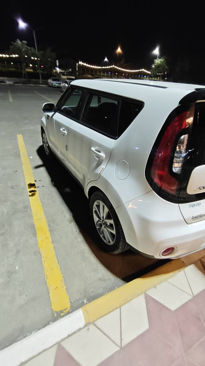 السلام عليكم 
سول 2019 لون ابيض للبيع 
السياره كلش نظيفه و اعتماديه الله شاهد من البيت للشغل و حك الزياره 
السياره بدون ايرباك و سنويه ما ساقطه 
ماشيه ٥٨ الف 
حادثها من امريكا و بيها بابا هنا مبدله 
مكينه و كير و تبريد و حداديه خير من الله 
سعرها 132 و بيها مجال للطيبين 
*********** مكان السياره في بابل الحله
