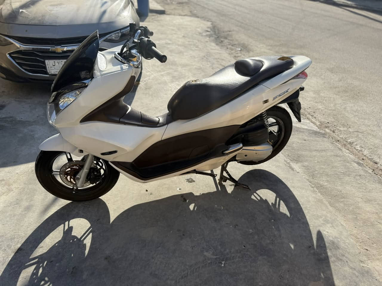 السلام عليكم للبيع pcx الجيل الاول ياباني الدراجه مكفول حساس ازدحام
استاند كهربائي 
تدفئه بل ايدين 
بيها خدوش بسيطه 
معروضه ب 12 وبيها مجال 
بغداد جميله 
***********
