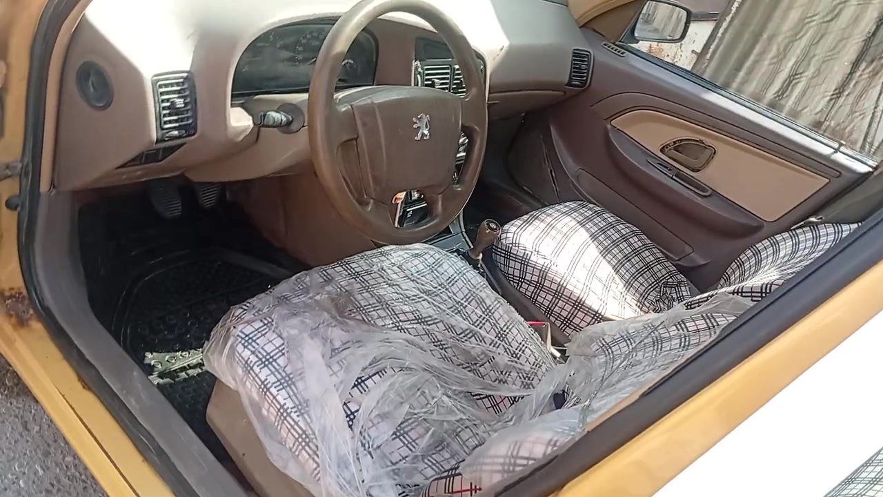 سلام عليكم بيجو اكد405 موديل 16 كير ومكينه كفاله بيه بارد بل جاملغ الوره مثل ما موضح بالصورة بيه باب سايق مبدل سنويه بسمي تحويل مباشر مصفره هيئه وغرامات سعر 27وبيه مجال قليل مكان بصره تبريد نقص بس غاز *********** واتساب. ..*********** سيم كارت
