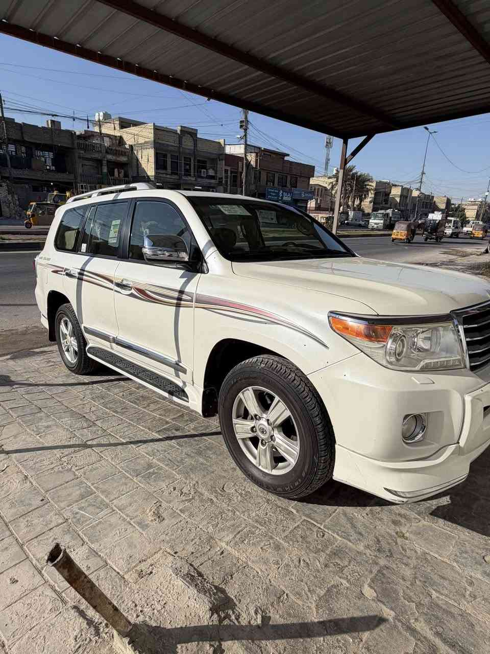 سلام عليكم البيع موديل 13سياره بسمي مكفوله عده دعاميه صبغ فقط بيهه سونر وبيهه شخط خفيف  سياره فطيم صل تخم تاير صدر امامي خلفي جديد مسوي سيرفز كامل بلاكات نوزلات فيتبم كله جديد حته دهن جديد وبيهه سونر مكان بغداد السعر 350وبيهه مجال بصيط ***********
