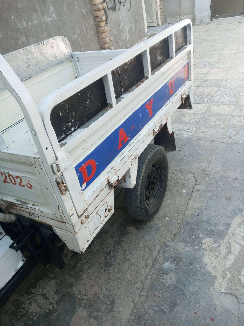 السلام عليكم من رخصة مدير الكروب ستوتة 15 نظيفة للبيع الشراي يخابر *********** مكاني رفاعي
