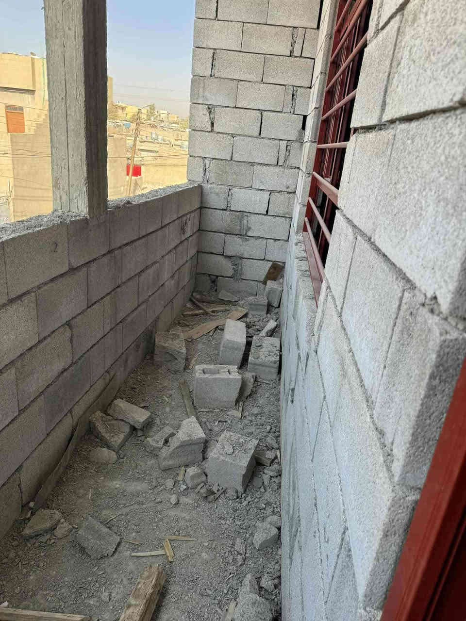 هيكل طابق ونصف المساحه 60مترخلف شارع 30 مباشرحي الانتصار السعر39 مليون بي مجال قليل مكتب ابو عدنان شارع 60 مقابل مول سنتر الانتصار رقم الهاتف *********** رقم الهاتف ***********
