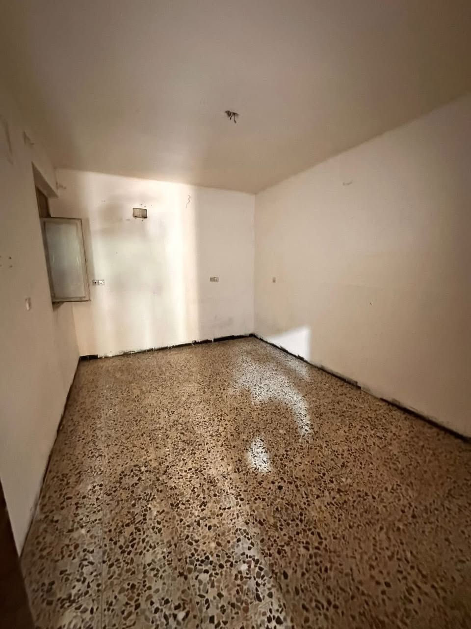 #للايجار____في____السيدية
شقة طابق ارضي معزولة عزل تام على شارع 20م 

يحتوي على غرفتين نوم وصالة ومطبخ وخدمات 

قيمة الاجار:650 قفل 

للاسـتفسـار الاتـصال علـى الارقـام التـاليه  او زيـاره مكـتب عبدالله الرفيـعي السيـديه_شارع الضـباط_ مقابل مجـمع لحـوم جويـلي 

#مكتب-عبدالله-الرفيعي

***********

‏‭0770 010 5930‬

‭+964 770 712 2380‬

━━━━━━━━━━━━━━━

#بيت #عقارات #منزل #بيع #وساطة_عقارية

#شركة #سيدية #بغداد #عراق

#عقارات_السيدية

#عقارات_الكرخ #ايجار_تجاري

#بنايات_سكنية

#عقارات_القادسية #عقارات_اليرموك #عقارات_المنصور

#عقارات_الحارثية #عقارات_الكاظمية #عقارات_الاعظمية

#عقارات_العطيفية #عقارات_حي_الجامعة

- [ ]
