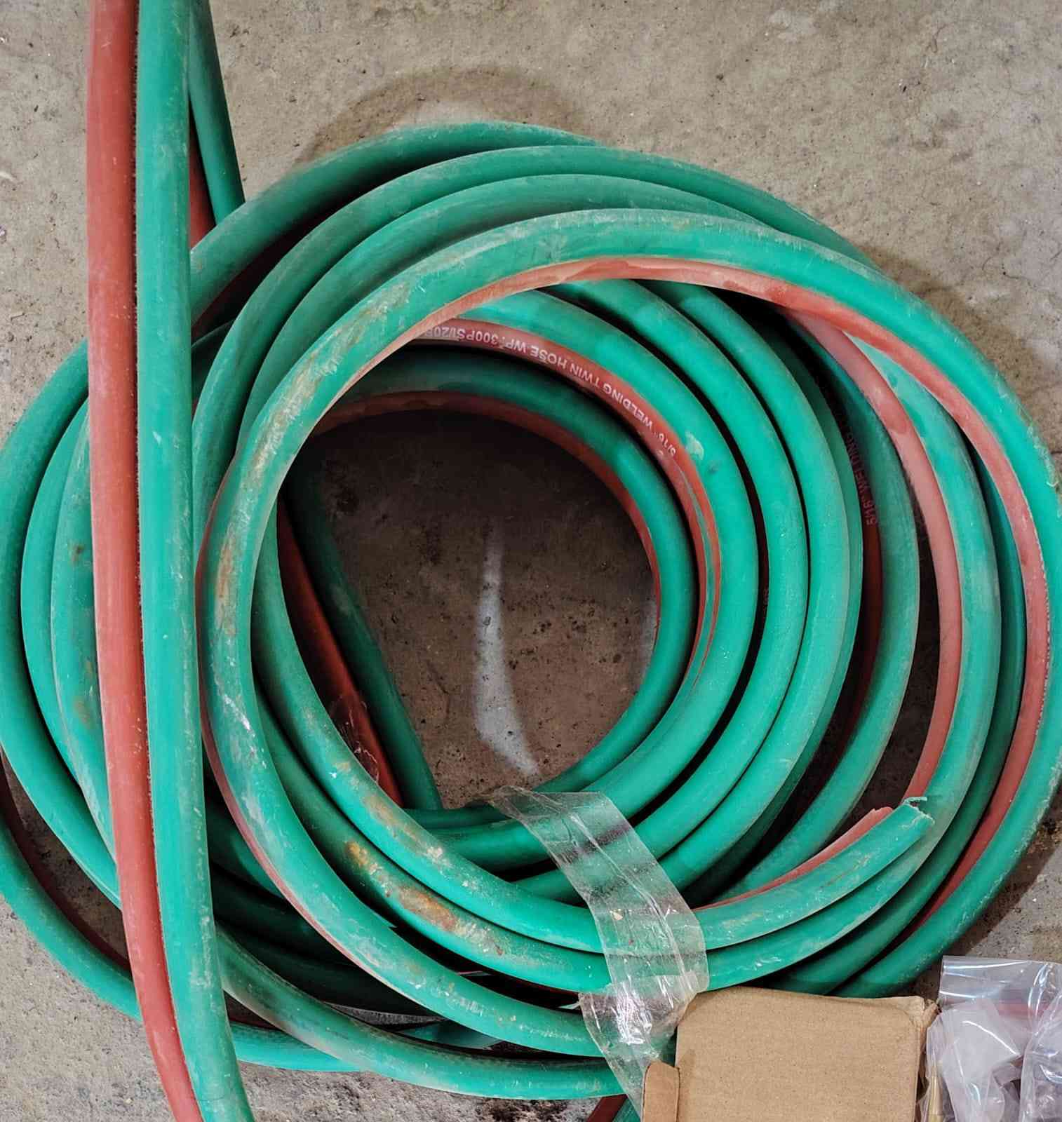 السلام عليكم
غراض ورشه صيانه تدفئه وتبريد كامله جديده بالكارتون ما مستعمله مثل مشوف بالصور
للتواصل ***********
