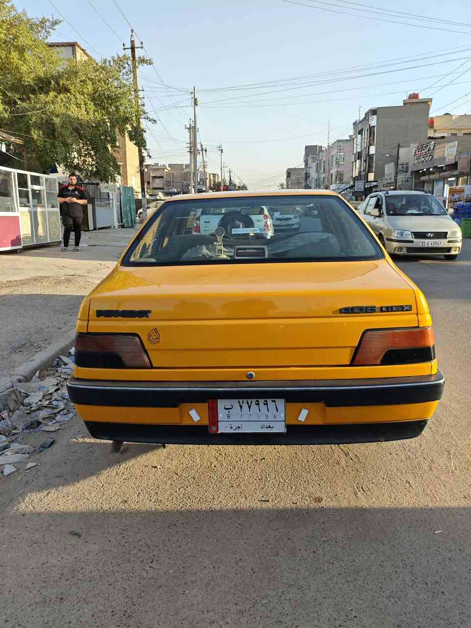 السلام عليكم 
بيجو للبيع موديل 2018 glx رقم بغداد بسمي تحويل ثاني يوم السيارة كير مكينه تبريد جاهزة السيارة بيهة ضربه جوة الايت الامامي جهة السايق والجاملغ الخلفي جهة السايق بارد وشويه صبغ السعر 50وبيهة مجال رقمي *********** غير متواجد على الفيس
