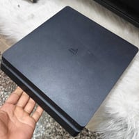 بلي 4 • مستعمل • يده اصليه