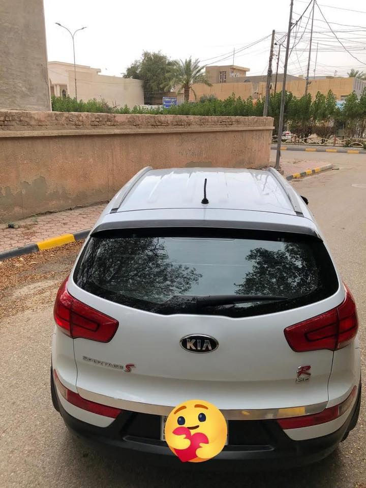 السلام عليكم 
اسبورتج 2016 رقم واسط بالاسم وتحويل مباشر 
المواصفات المعروفه عن الاسبورتج 
ماشية 160 km 
مراوس سبورتج 2011 او 2012 
شرط نظيف ورقم واسط او بغداد 
للاتصال *********** 
مكلف بالنشر
