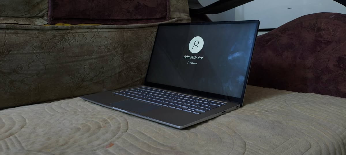 السلام عليكم 
المواصفات ⬇️
m3
جيل 8
هارد 64 ssd
رام 8G
كارت شاشة داخلي 4G
نظام التشغيل ويندوز 10
الجهاز سوبر سوبر
سلم شاشة لمس
تاج قلاب 360 درجة
ينفع للدراسة وللألعاب وللشغل
جداً راقي 👍
السعر 275 وبي مجال


**إذا كنت صاحب هذا الإعلان وتريد حذفه لأي سبب، رجاءا أرسل رسالة إلى الدعم الفني**