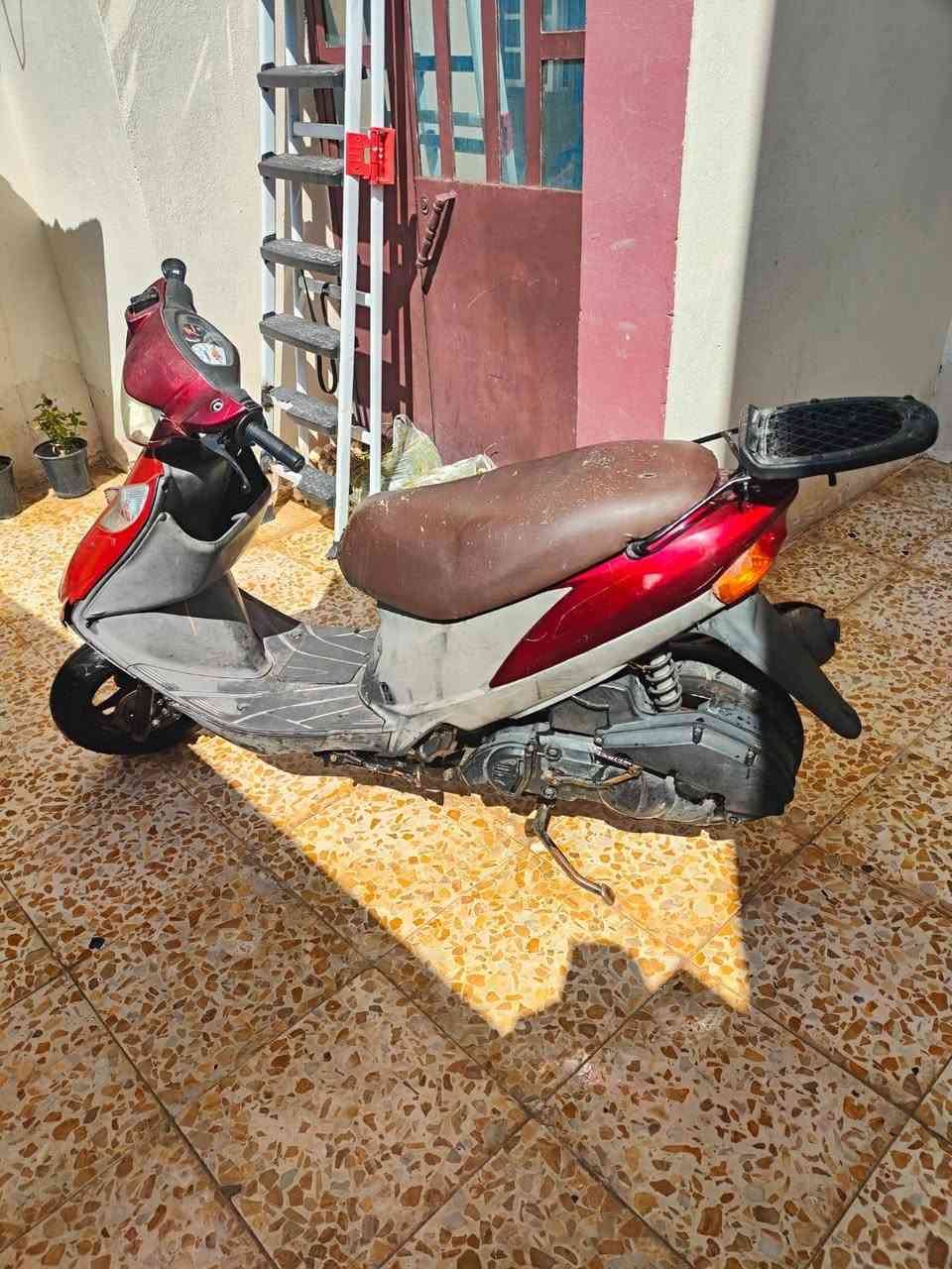 دراجه ادريس لبيع نضافته ٩٠بل ميه دراجه مناقصه اي شي دراجه عمليه وتفيد رايد ٣٥٠ وبيه مجال بسيط الي يريد يخابرني ***********
