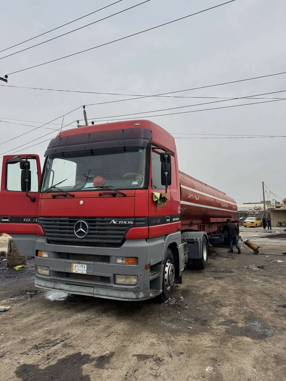 السلام عليكم الفينينه مديل 2000 للبيع سياره جاهزه شغاله علئ الخط رتايدر شغال سنويه لحد 28 تكيال بعد سنه. مكان السياره ميسان

***********
