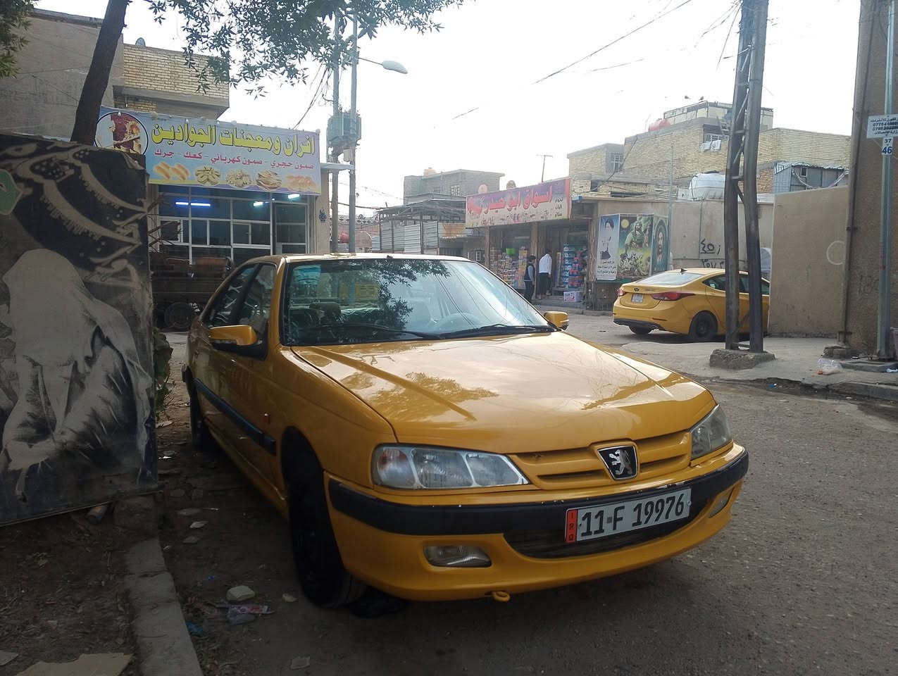 السلام عليكم اخوان بيجو بارص 15
كير ومحرك ناعمات 
مكفوله من الضربه والتبديل 
بيه صبغ جاملاغ خلفي بدون دواخل 
ومعمره خياسات فقط
تتفه تبريد 
صدر امامي خلفي جديد 
غرفه جديده 
شاشه اندرويد 
تخم سماعات 
كامره خلفيه
تخم تاير 
رقم بغداد الدولي 
بسمي 
كهربائيات من الدعاميه للدعاميه
اخوان مو تخابرني تكلي شبيها ذاكر كل التفاصيل 
مكان السياره بغداد الشعب
الشراي يتصل وبخدمته بي وات ساب 
*********** السعر مناسب لان محتاج
ما ذكرت السعر من وره اصحاب  النفوس الضعيفة
يكسرون بحلال العالم السياره متعوب عليه ومال جناي
