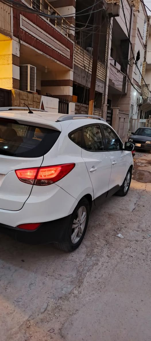 سلام عليكم من رخصت الادمن المحترم 
توسان مديل ١٢ خليجي بدون صبغ فقط دعاميات 
سياره جاهزه من كلشي كير مكينه تخم تاير صدر 
تبريد جديد سويه جديده بسمي مكان سياره بغداد شعب السعر ١٤٣ وبي مجال كلش بصيط 
***********
