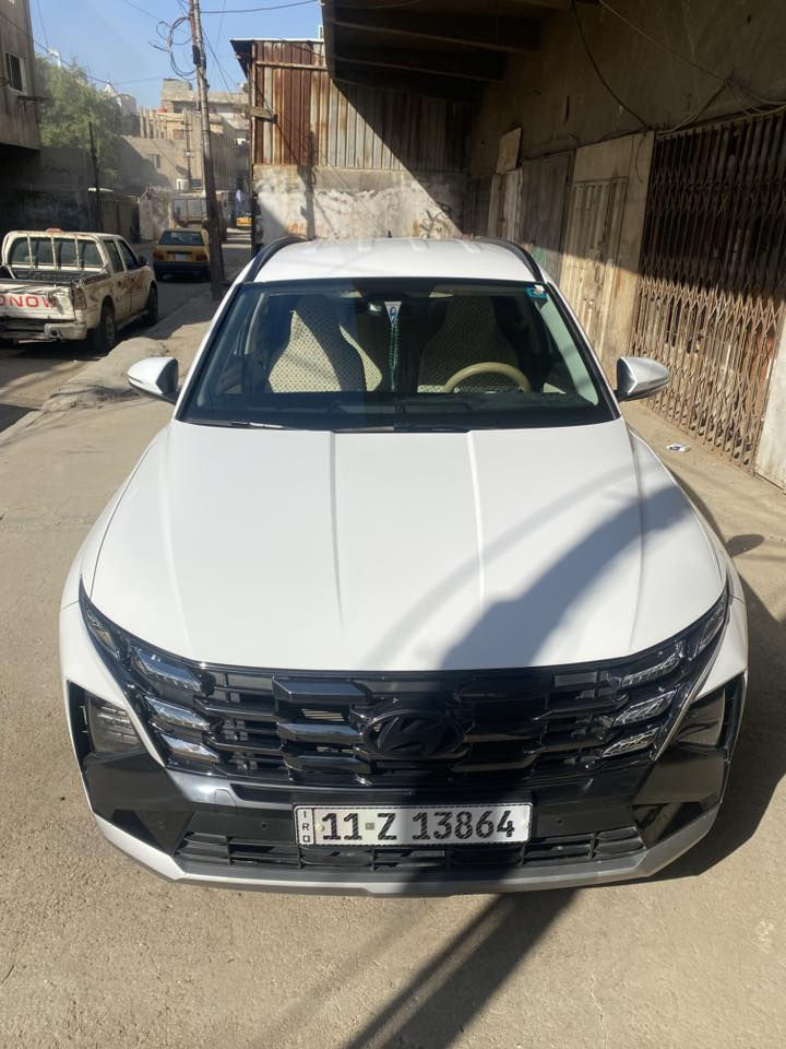 توسان موديل ٢٥خليجيه   ماشيه ١٠ الف نص فول المواصفات المعروفه مكفوله من الظربه وصبغ السياره على وضع الشركه  رقم بغداد  السعر ٢٢٠ 💲 انتصال على رقم *********** مكان السياره بغداد
