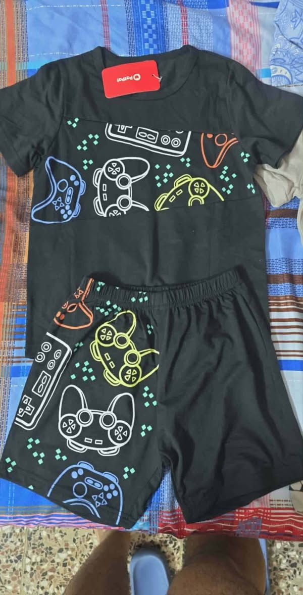 السلام عليكم
ملابس ولادي بناتي كل الاعمار قماش ليكره وفانيله 
اريد ابيعهن كلهن شلعه وحده بيهن بل ٩٠قطعه الله يشهد بالله الكريم عليه القطعه ٣ حته بفلوسهن ابيعهن وتوصيلهن اني اوصلهن مجاني تواصل على الوتساب او مازنجر اني ادخل عليكم على الخاص ***********
