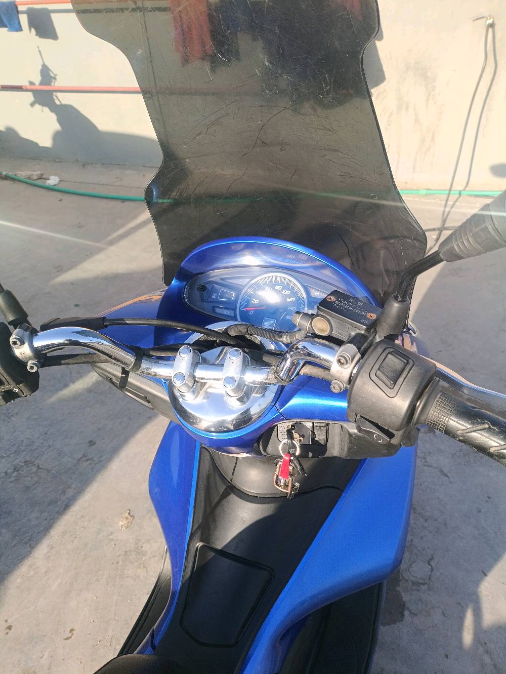 السلام عليكم للبيع دراجه pcxجيل الاول دراجة مال رمبه مديل 16
ماشية 36, الف حقيقي  ماخذها رمبه الدراجه على  ايدي حجم مكينه 150ياباني الاصلي دراجه جديده مال 
جناي دراجه كامله أستان كهربائي حساس ازدحام  مكينه لوك ممفتوح اصلا شلعه معدل خير من اللّٰه دراجه تكول جديده بمعنئ الكلمه واحلا من الصور  دراجة مكينه مكفوله اي نقص مابيه فقط صندوق
ميغلق السعر مليون 1800ومجال قليل حق جية المكان ديالى بعقوبة تحرير
***********..مراسلة واتساب فقط  تقطع سعر شراي تتصل رجاءا بدون إحراج لو مراسلة ..واتساب .لاستفسار فقط ..