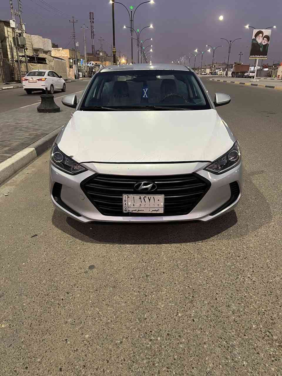 النترا 2017 وارد امريكي بيها جاملغ وبنيد وبيها ضربه خفيفه وبلعراق بيها باب مبدل والسياره جاهزه من كلشي مكينه2000 دوش رقم السياره بصره حره مكان السياره بصره السعر 109 
***********
