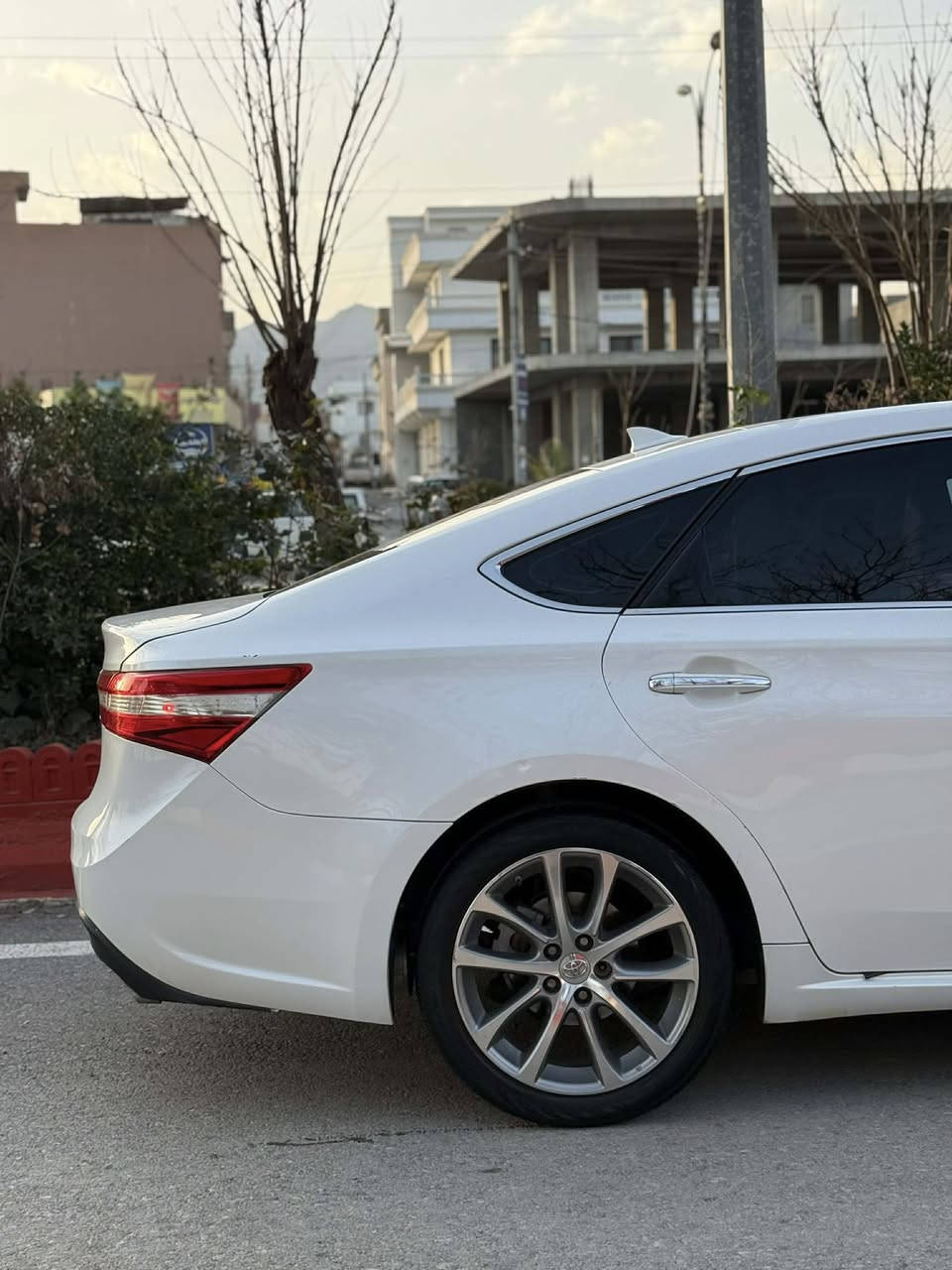 بەناوی خوای گەورەو میهرەبان
ئەڤەلۆن ٢٠١٣ ساخ ساخ📦✅ بۆ فرۆشتن ✅
لیمتد فوول ماسەفات ئەمریکی ناوزەرد بەسمەو پەردە گیرو مەکینە بەشەرت تەقەو رەقەو کارەبای بەشەرت مەکینەی نەکراوەتەوە بەشەرتی فیتەر بێ جالو شوخت و تەحدیل و ساردە 
تیبینی : یەک جەمەلاخی دوای گۆراوە پیشی لای سایەق نوکی شەنسی شتیکی پیوەیە 
نرخ : ٩٧ گەلاو یەک تۆز مەجال
شوێن : رانییە 
Zh.m 0750 174 92 76 
Zh.m 0770 528 84 84
