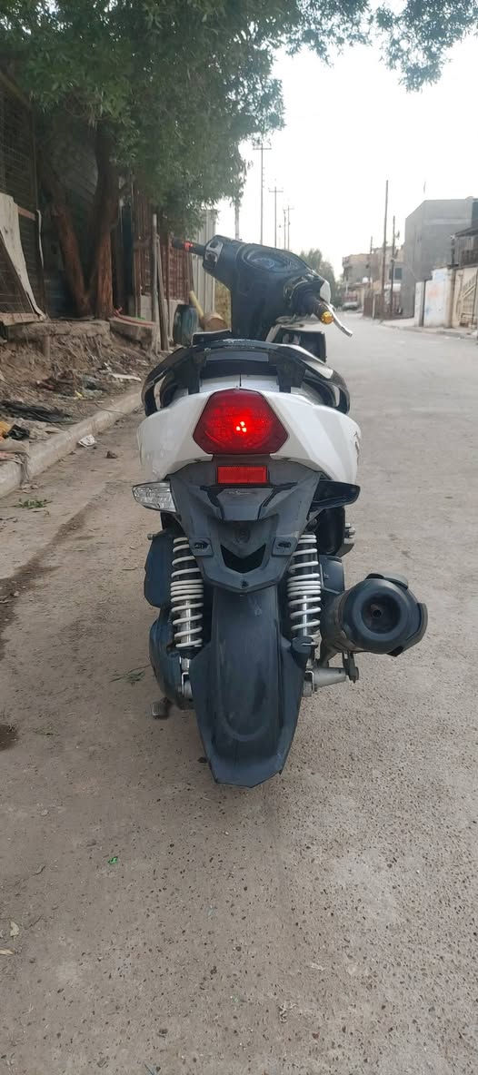 جي تي ار 2010
الدراجه بلاديه 
كلجات رياضي شلعه شك الكاع
نكره بكل وقت كهربئيات كلها شغاله
دراجه حلوه ترايها يخبل 
مابيها اي نقص 
السعر ٧٠٠ وبيها مجال 
بغداد حي النصر
‎0773 144 6940
