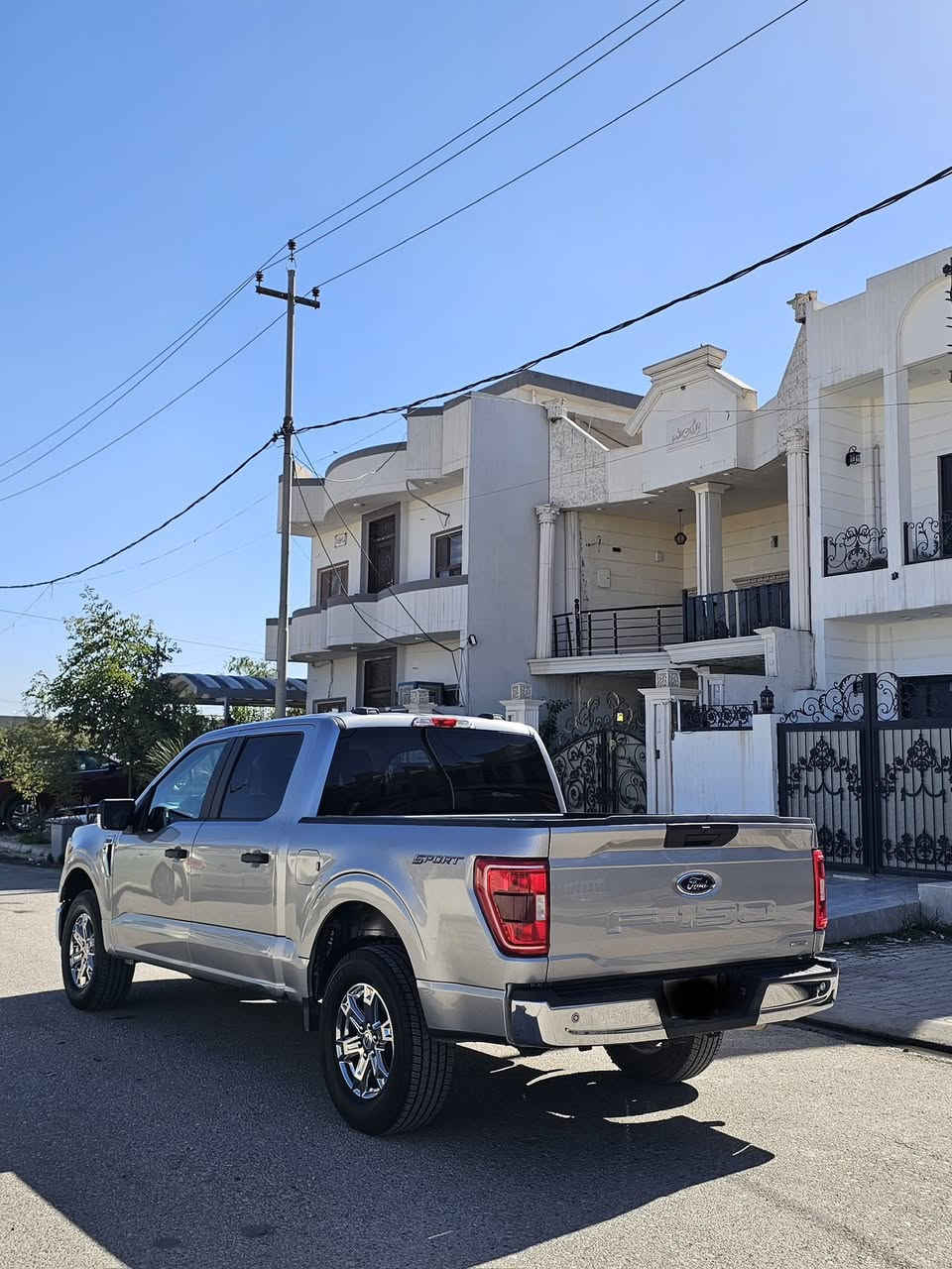 فورد اف 150 كاتي تترقم شمال موصفات بصمه رادار كل الجهات زنون ويل كروم باب طويل بدي قصير
كامرا  حساس 
جلد كشن كهرباء
كير تعليك
تشغيل عن بعد 
بك لايت لد
كير 10 نمر
سبورت 
ايكو اقتصاد 
ضرر جاملغ باب 
بجم تبريد كله بلاد 
محرك 3500 حجم 6 تيون توربو ✈️
صور الضرر بالمنشور سعر 275 
مراوس حسب القناعة مكان كركوك 
***********غير متواجد علفيس
