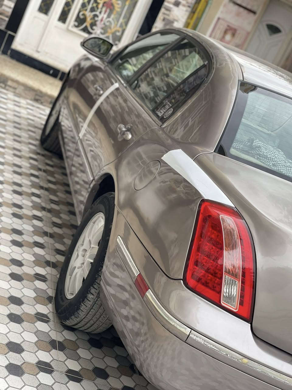 سلام عليكم للبيع كيا أمانتي  موديل 2007محرك كير كفاله صدر جديد تخم تاير تبريد تدفه كفاله رقم بغداد  سياره كلش حلوه و نضيفه السعر 75وبيها مجال العنوان ديالئ بلدروز لاستفسار ***********
