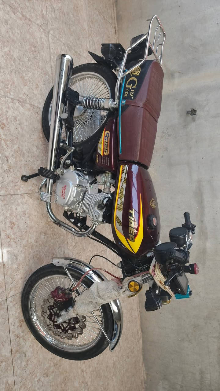 السلام عليكم ورحمة الله وبركاته  عزيزي ماطور للبيع 
أوراق كامله ومنفيس  وكهربائية شغاله كامل ما ينقصه شي 
سعر خاص  ***********
