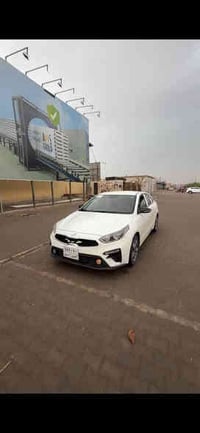 سيراتو 2019 للبيع     تحكم ستيرن مري شفط 5 ويل  3 انظمة قياده ABS  ماش...