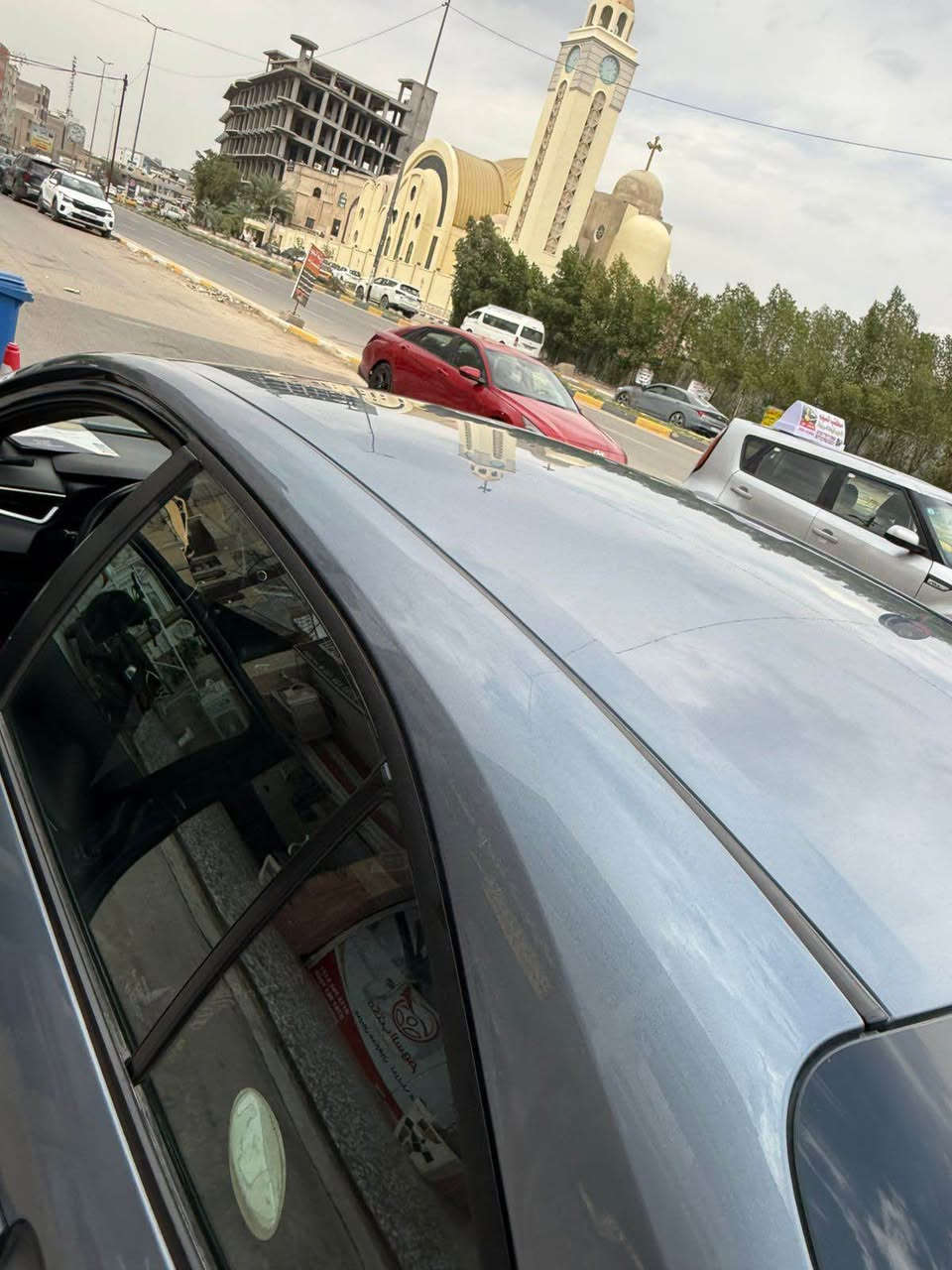Corolla 2023 se
كورلا ٢٠٢٣ se 
•مواصفات 
• بصمة بيبان 
• بصمة تشغيل 
• تشغيل عن بعد 
• تحديد مسار 
•كروز سرعة 
• ابل كار بلاي 
السيارة ماشية ٧٠ الف كيلو مو ميل
حادث السيارة مال امريكا موضح حادث خلفي وبالعراق صار بيها حادث امامي بدون لا شاصي ولا لغود والسونار موجود قبل اسبوع مسوي
جاهزة السيارة باتري جديد 
تخم تايرات جدد
تبديل دهن وفلاتر جديد
جديدة السيارة ربع متصرف عليها

سعر السيارة ١٤٠ وبيها مجال 
للتواصل *********** بغداد, العراق
