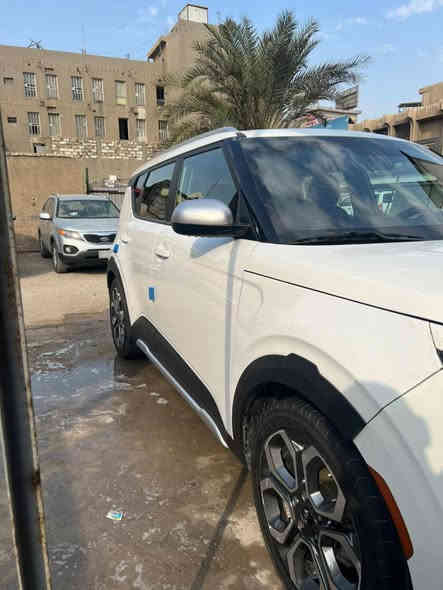سلام عليكم  بيع سريع كيا صول  20 رقم سليمانية محرك 2000 كير ( AT) 
ماشية ٥٦ الف فقط تخم تاير باتري جديد حادث موضوع بل صوره فقط بنيد مصبوغ سياره ليبل واحد سعر ١٢٨
مكان بغداد العرصات  
***********
*********** بغداد
