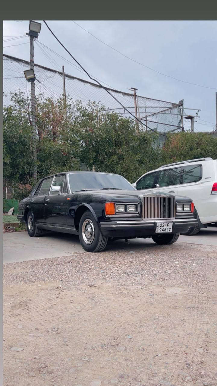 السياره موديل 1983
جام كهرباء 
كشن كهرباء
مري كهرباء
جكات خلفيه هايدروليك
ماشي 95
صبغ امريكا فقط
اي ستفسار 
***********
