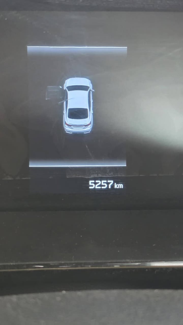 توكلنا على الله 🤲
الســلام عليــكم 
K3 2024 رقم بغداد جديد
فول مواصفات 
 
 محـرك DOH دبل نـوزل ـ1500
المواصفات✨️
 إشـارة ترحـيب 
بصمة تشغيـل وابـواب 
إشـارة مـري جانبيـة
  رفع الجامه بعد ايقاف تشغيل السياره بالريموت
 الـمري شـفط ‎
 كاميـرا متحركـة مع تحـكم بالكاميـرا
شـاشة كـبيرة 
 شـاشـة تبريـد منفصلة
تبريد خلفي منفصل 
عـداد سرعـة ديـجـتل 
 ايـربـاك 6 
مقـاعد جـلد كرسي السايق كهرباء 
 فتـحة سقف سلايـت
 لايـت 3 عدسـات 
 حـاجـب led 
 بـك لايـت متـصل led 
تحـكم ستيرن فـول جـهتين  
رادار امامي
مانع اصطدام
تحديد مسار 
 سـايد بـريك كـهـربائي ذكـي‎
 نظـام  اوتـو هولـد
  مـانع انـزلاق 
 نظـام قيـادة مـتعدد 4
 (سبـورت ـ ايكو ـ كـومفرت ـ سمـارت)
 گـير طـيارة شـاشـة  إنـارة led
 ويـل كب كروم 16 
حساس4 ABS
حساس TPMS ضغـط الاطـارات 
مـنافذ شـحن Wireless 1  
عـداد الـكيلـو مـتر 5287
مكاني بغداد
الاستفسار
***********
