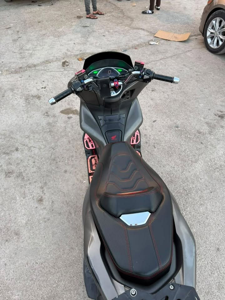 � للبيع هوندا PCX 🚨جيل ثالث

🏍️ الدراجة نظيفة جدًا وحالتها ممتازة.
✅ الشكل مرتب كما موضح بالصور.
✅ الإنارة والإشارات شغالة بالكامل.
✅ جاهزة للاستخدام ولا تحتاج أي مصروف.

💰 السعر:17
📍 الموقع: (ديالى المقدادية ).
📞 للاستفسار والمراسلة: (***********)
