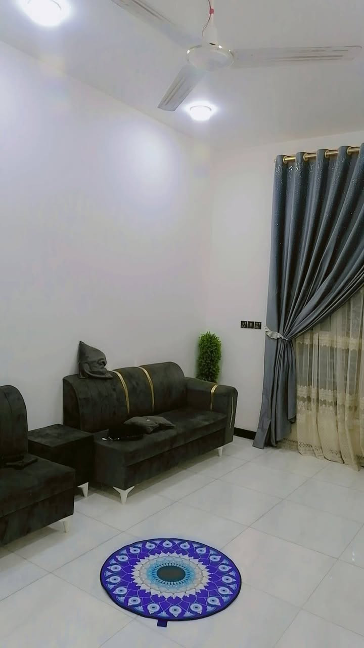 السلام  عليكم دارس سكن للبيع طابو زراعي سند ٢٥ باسمي خلف عمارات الزيتون* (مجمع عزيز شريف)  المساحه ١٣٠م  يتكون من استقبال * غرفتين * وصاله * ومطبخ *صحيات داخليه وخارجيه
مجمع كامل من اناره ليليه شارع عرضه ١٥ م ومقرنص
للإستفسار أكثر اتصال أو مراسله واتساب على الرقم ***********
