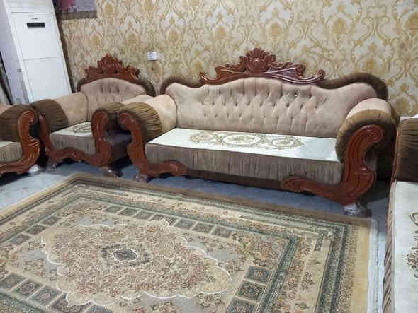 تخم ملكي  تركي ثكيل تكمةمستخدم 450عشرة مقاعد‎0771 799 6886الشراي يتفضل خاص بغداد
