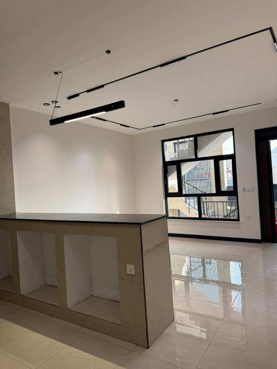 ✨ عرض جديد ومميز للإيجار في المنصور ✨
📍 المنصور – شارع 14 رمضان / شارع مصرف الطيف
فرصة رائعة لأصحاب العيادات الطبية والمكاتب والشركات.
🏢 بناية جديدة للإيجار
متوفر الطابق الأول والثاني والثالث

🔹 يتكون كل طابق من:
 • غرفتين
 • صالة مفتوحة على المطبخ
 • حمام
✔️ مناسب للسكن
✔️ مناسب للعيادات الطبية
✔️ مناسب لمكاتب المحاماة والشركات

📞 للاستفسار والحجز:
***********☎️ 

#المنصور #بغداد #شارع14رمضان #عيادات_طبية #مكاتب_للإيجار #عقار #عقارات_بغداد #فرص_استثمار #مكاتب_شركات #محامين #اطباء #سكن_بغداد
