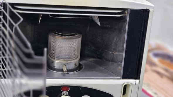 صوبة كيرونة صنع كوري السعر 60وبيها مجال قليل  مكاني حلة طريق كربلاء قرب المرور شارع حي الصناعي رقمي : ***********
