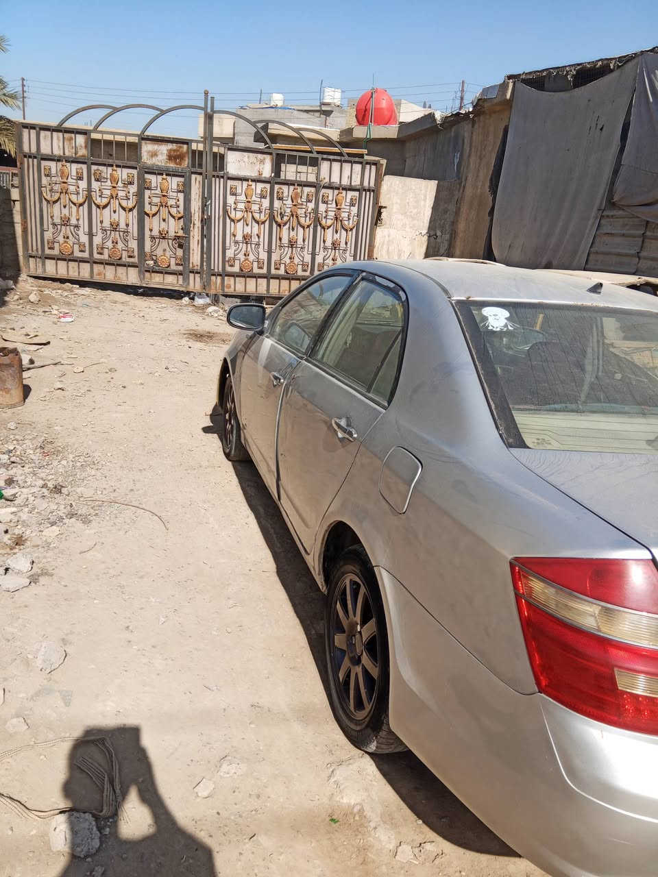 السلام عليكم جيلي للبيع 2013 كيلو مكينه جده السعر 35 بيها مجال رقم واسط رقم تلفون ***********
