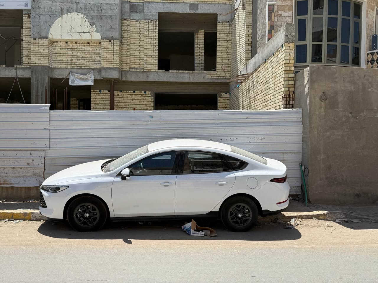 سلام عليكم 
بي واي دي اخت الزيرو ماشية 2000 السيارة جديدة لووك *********** مكانها بغداد بغداد, العراق
