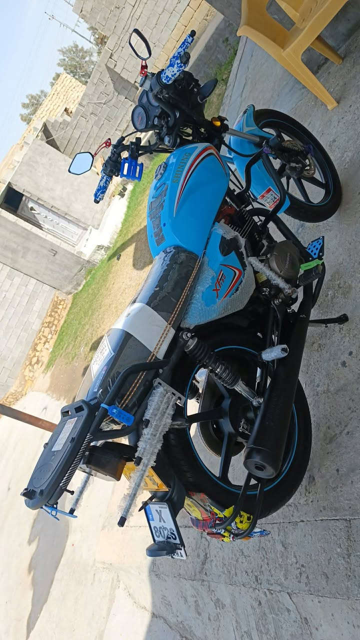 اعادة نشر.
شاينك موديل 23 بعده زيرو ماشي 10الاف دراجه ماشالله عليهاا رزانه فول كيجات بانزين سرعه كله شغال مابيها نقص برقي شغل وتطلع دهن اليوم بدلته جديد سعرها. 875 وبيها مجال او مراوس سولنك 

***********
