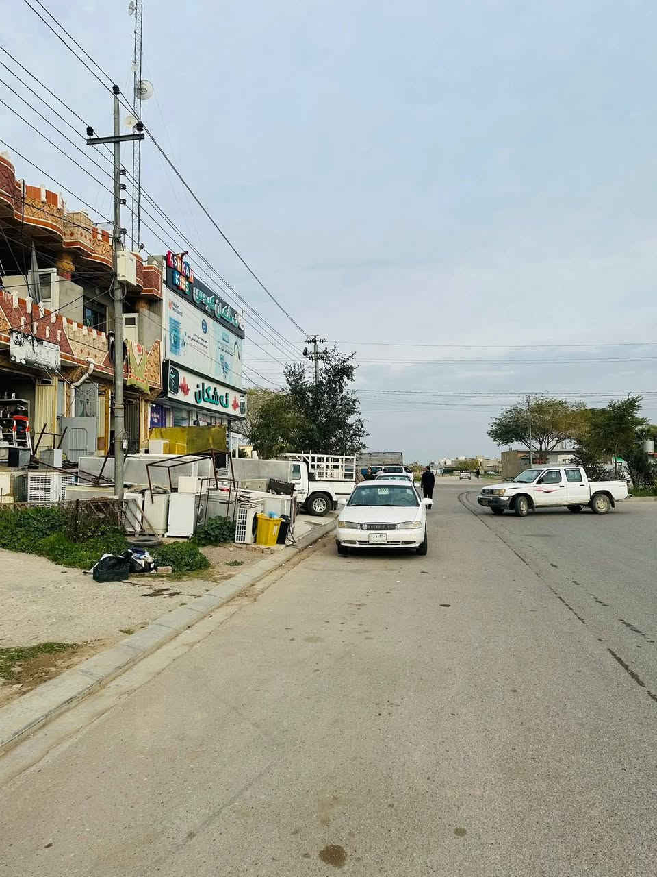 #بلاش بلاش خانووي زؤر هه رزان
خانووي تجاري  له سه رجادي دووسايد

سلام علیکم
خـــانو تەنها بە پاری زویکەی

#خانووی_تجاري بۆ فرۆشتن ⛪💒
ناونیشان 📍قه زاي ڕزگاری (سموود) 
◼️ گەڕەکی زاتي (ته نيشت صيدليه ي ئه شكان)   🌆
◼️ ڕووبەری5.5 بە 20 =110 مەترە 📏📐  
◼️ شوێنێکی زۆر خۆش و دڵگیری هەیە
◼️ نرخەکەشی زۆۆۆر گونجاوە 
◼️ريگه پيدانه به شه رتي وكاله

بؤه زانيني نرخي ئه م خانوانه خاليك له كوميند دانه

بؤ زانيارى زياتر پةيوندى بكةن بة يةكيك لةم ژمارانةى خوارةوة👇
📞☎️
***********
 

ناونیشانی نوسینگە خؤرنةوةزان ◀️ بەرمبەر مزگەوتی  ئاسودة  

ئێوەی بەڕێزیش هەر موڵکێکتان هەبوو بۆ فرۆشتن یان ویستان بیکڕن دەتوانن ڕەسم و زانیارییەکانتان بنێرن بۆ ژمارە ڤایبەری 📳✅***********
