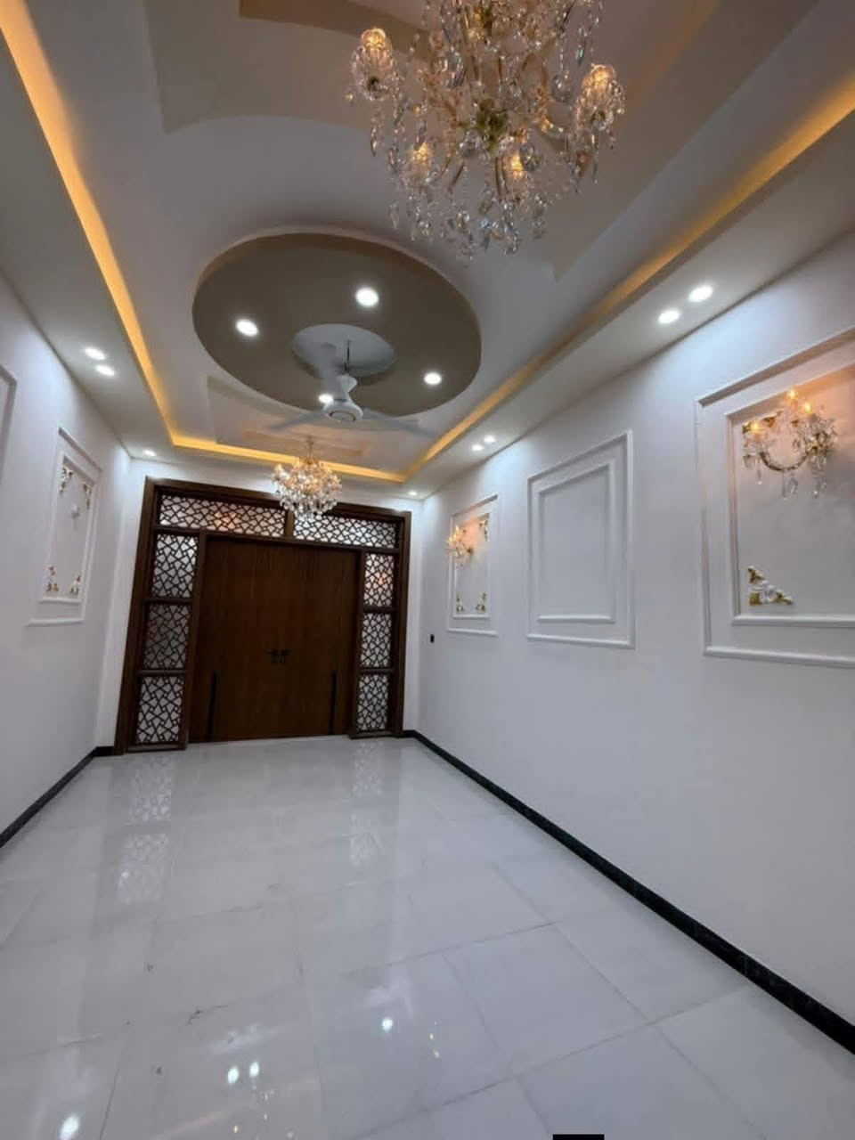 317يعلن {{مكتب بركات الحسين عامود 317}} البيت قريب عل شارع كلش
مساحه150 متر #طابو_زراعي  سند ٢٥

🤑 سعر والوحده لبيت 59🤑وبيه مجال  🤑  متجاورات

تفاصيل لبيت (( موجود🎥📷 فيديو كامل للبيت
غرفه نو2// مطبخ// صاله// استقبال// صحيات خارج وداخل 

عنوان البيت  نجف مقابل ملحق قرية لغدير 317

بناء ممتاز// اساس وسقف صب 
طابوق 🧱 جمهوري

كل البيت #سقوف_ثانويه

كل الخدمات موجوده 
مدارس 🏫 سوق #تبليط 

مقابل  قرية الغدير  ***********واتساب
