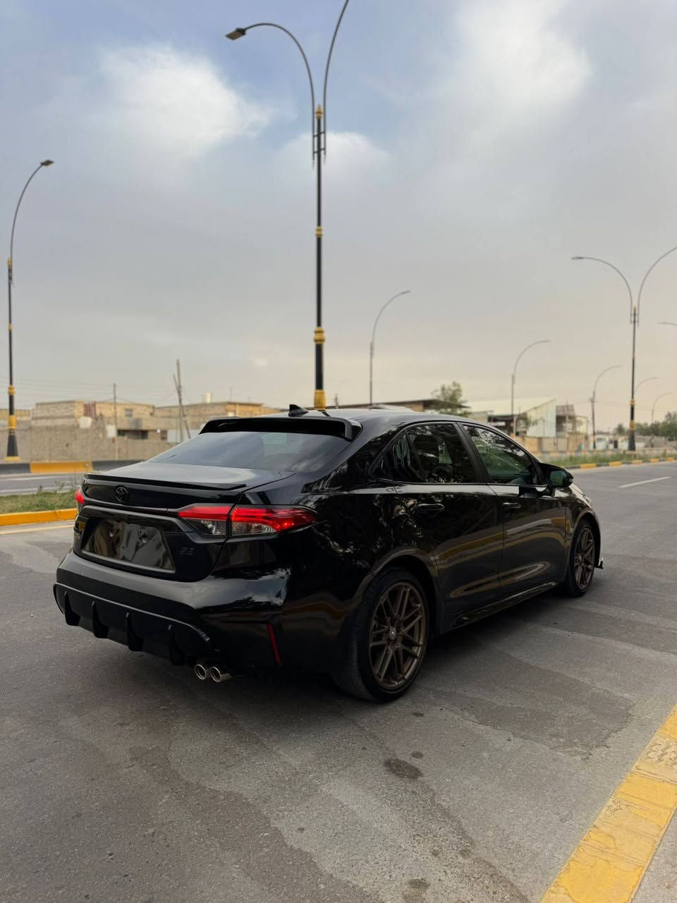 🚗 للبيع — Toyota Corolla SE
محرك 2000 دوش 
( وارد امريكي مو صيني )
✨ الحالة: جديدة جداً
📏 الممشى: 8000 فقط

⚙️ المواصفات:
 • بصمة
 • دخول ذكي
 • رادار أمامي
 • رادار جانبي
 • LED نهاري
 • باك لايت خلفي LED
 • ويلات رياضية
 • نظام صوت JBL
 • شاشة نظام Apple CarPlay
 • Auto Stop (توفير وقود)
 • سايد بريك بصمة (الكتروني)
 • Auto Hold
 • داخلية مطرزة باللون الأحمر

رقم شهداء كربلاء
وكالة عامة باسم المشتري

💰 السعر: 15,800 دولار

📍 مكان السيارة: كربلاء

📞 للاستفسار:
***********
***********

واتساب / wa.me/+9647858008555
