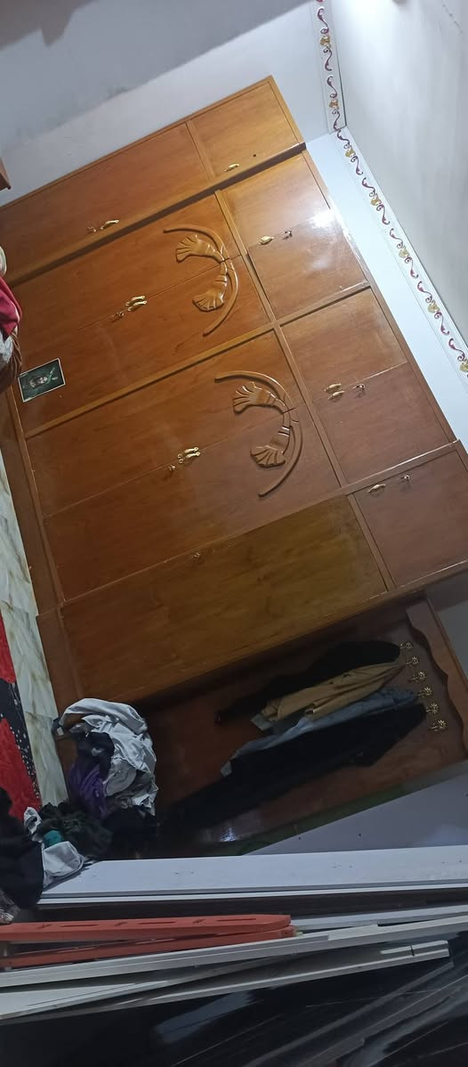 غرفه نوم عراقي تسكام ام 6 ملحق طابقين نضيفه سعر 425 وبي مجال قليل كربلاء حي القادسيه *********** كربلاء, العراق
