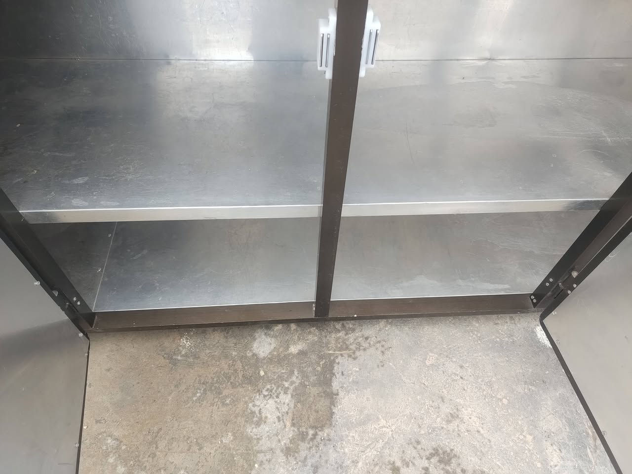 كاونتر الألمنيوم تركي درجة أوله القياس مترين ونص
والسنك متر ونص مابي اي عيب السعر 330 وبي مجال للتواصل ***********
