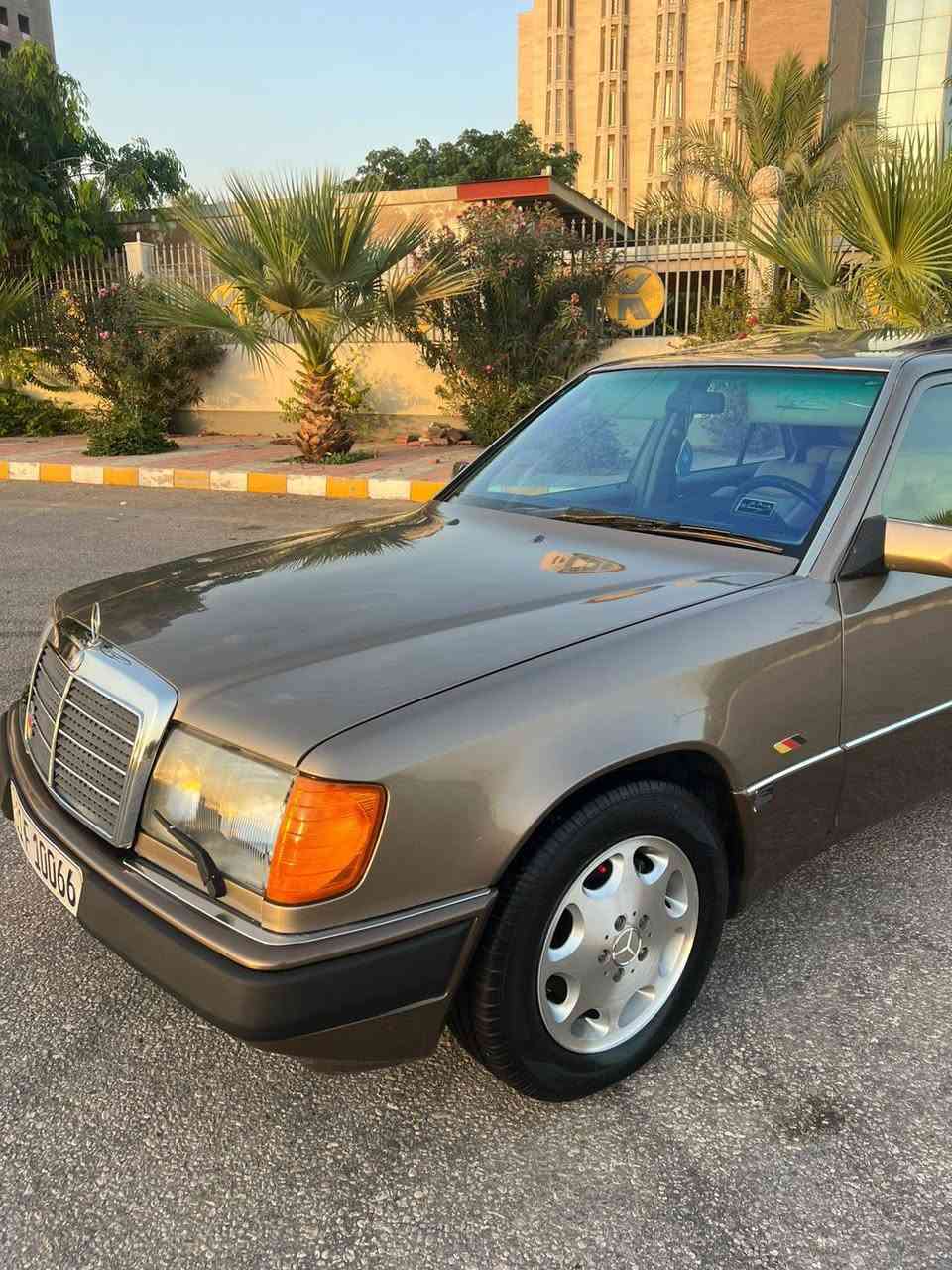 السلام عليكم
مارسيدس دب للبيع او مراوس  حسب القناعه 

غرفه بيجي جلد 

تبريد ثلج توني مسوي 
سلايت شغال
  زنون 

حدادية 

كير محرك جدد بلاد عنكبوت 

رقم بغداد دولي العنوان الناصريه شارع بغداد 
سعر 85

 ***********
