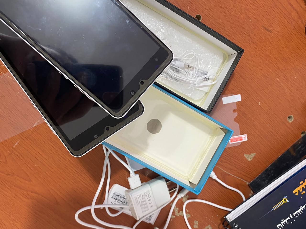 موبايلات امزون هيج شكلها شغلت واحد شغال مال اتصالات ثنينهم ب٣٥ الواحد ب ٢٠
للتواصل واتساب ***********
