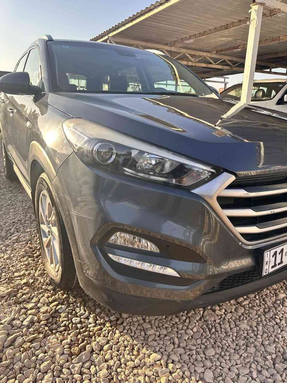 السلام عليكم للبيع
نـــوع السيــــارة : توسان. 
المـــــــوديــــــل :2017
لـون الســـــــيارة : نفطي.  
عدد الاسطوانات : 4. 
حجـــم المحــرك : 2400
رقــــم اللوحـــــة : بغداد 
تبريد.            شرط. 
سيارة.       امريكية 
مكينة. و كير.       شرط 
حداية.  خلفي امامي 
كلة.    جديد. ع ايدي.  
تخم تاير. جديد. مع ويل
- [ ] كشنات كهربائي 
- [ ] كراسي. كهرباء 
- [ ] سيارة.  كندي. 
- [ ] سنوية.   لل 26 هزة. جديدة.  
- [ ] سيارة.     ماشية.    155 كيلو. مو ميل. 
- [ ] الملاحظـــــــات  سيارة. 
- [ ] رحمه الله والديك. عطرنة. كلمة طيبة. 
- [ ] مكان سيارة بالدوانية. 
- [ ] السعر              بيها مجال. 
- [ ] اخوان كلشي مذكور واضح كدامكم 
***********
