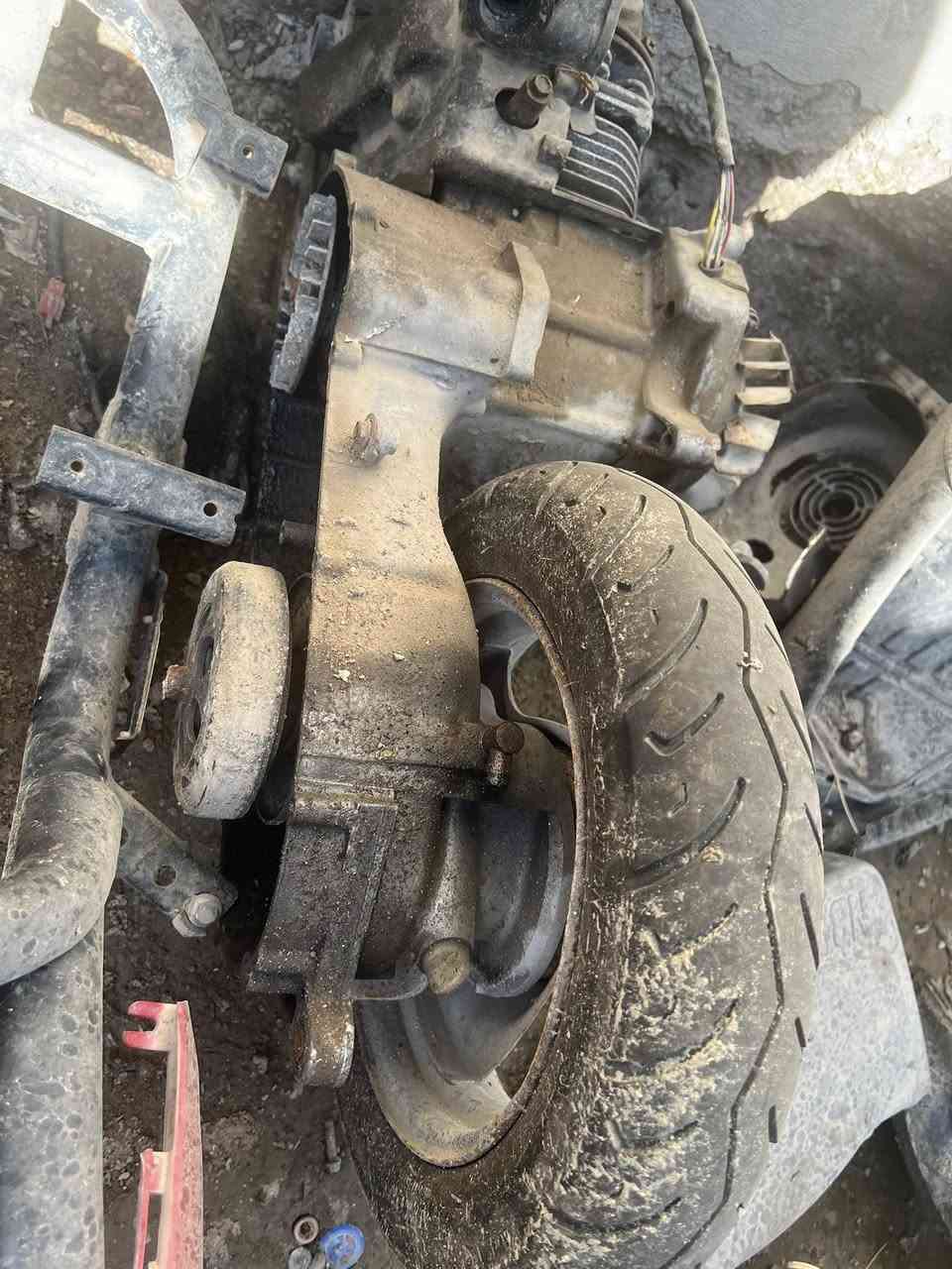 السلام عليكم محرك ماكس جديد شغال كامل مفتوح مره وحده بي نضوح دهن خفيف وشاصي مال ماكس عدله وكفرات صيني خلفي وويل دسك امامي جديد هوه وتاير 
السعر ١٨٠ وبيهن مجال كلهن شلع 
موحود خاص ورقم 
*********** 
المكان حله بابل مركز
